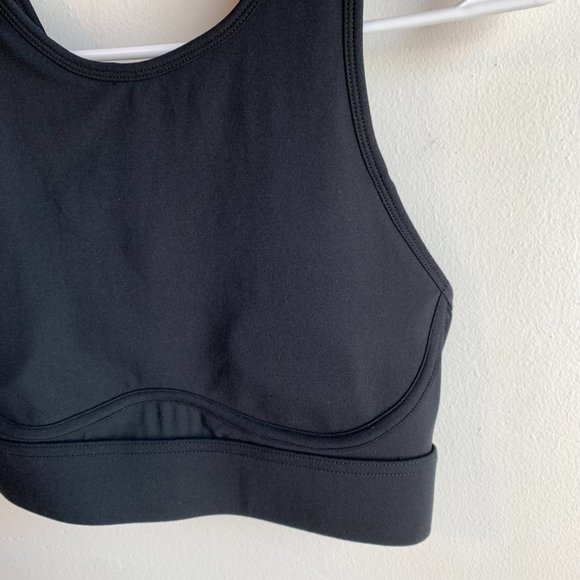 Fabletics Black Blare Cross Back Medium Impact Sports Bra - Picture 7 of 8